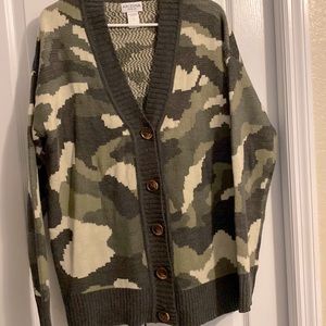 Arizona camo button cardigan sweater camouflage M nwot